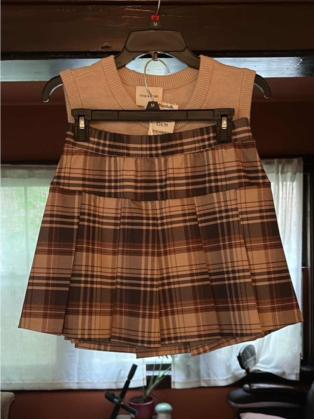 NWT Mini Skirt & Sweater Vest Set - Size M - Picture 2 of 3